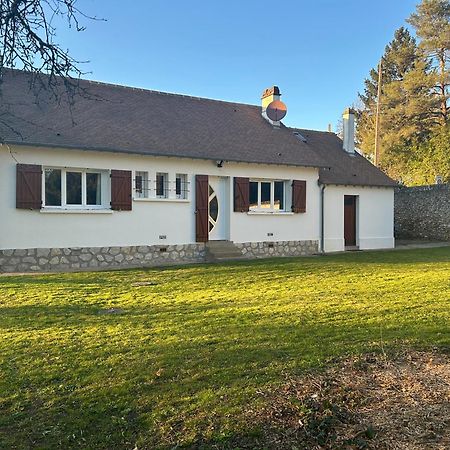 Maison Au Calme Avec Riviere A Cote De Chartres Saint-Prest Δωμάτιο φωτογραφία